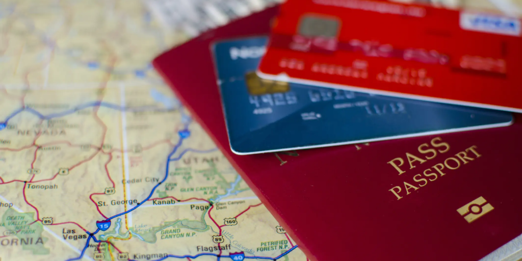 10 Maneiras Inteligentes de Viajar o Mundo sem Estourar o Orçamento